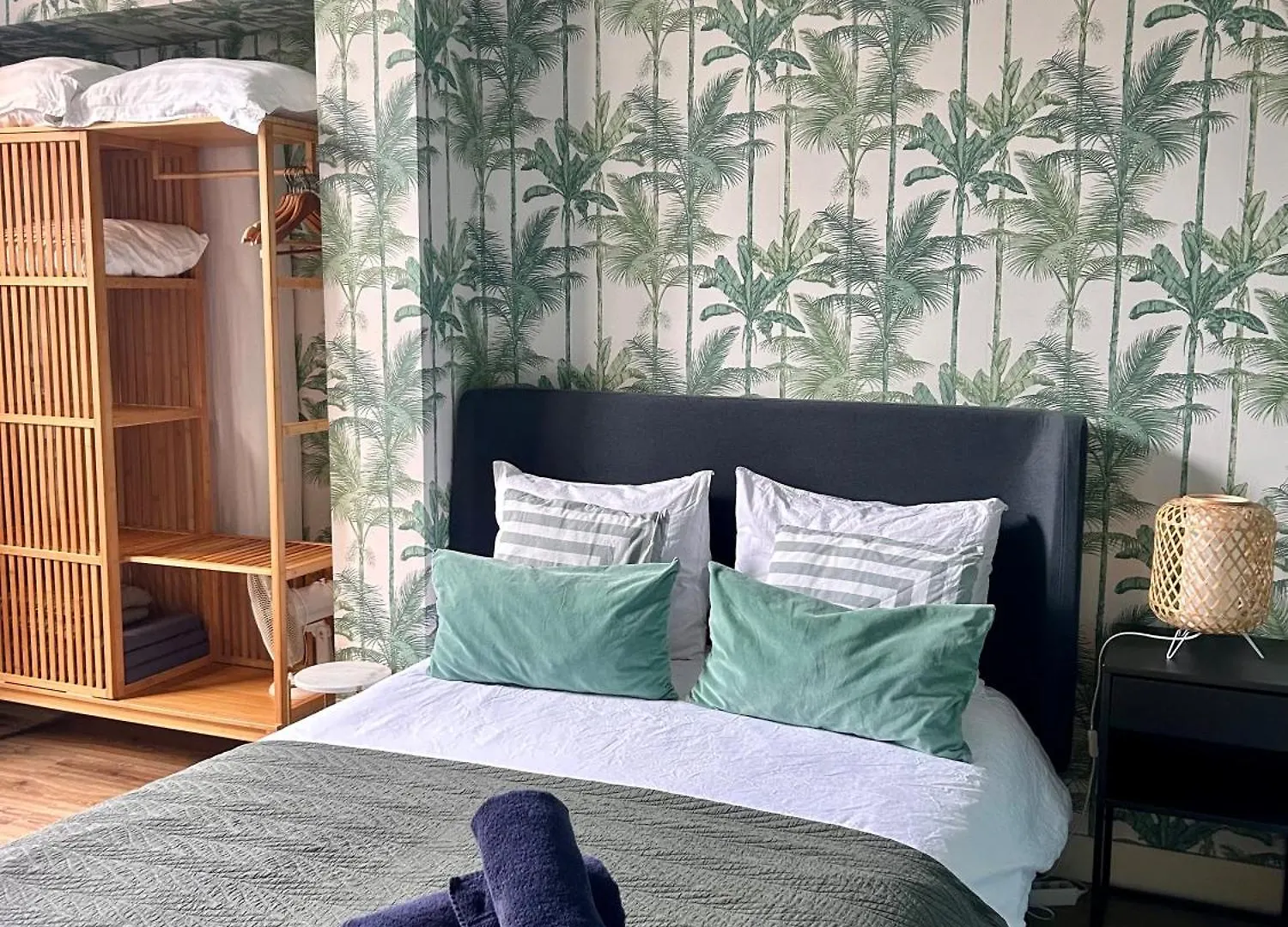 Apartement City Centre With Roof Terrace And Parking With Additional Costs Den Haag 0*,  Nederland