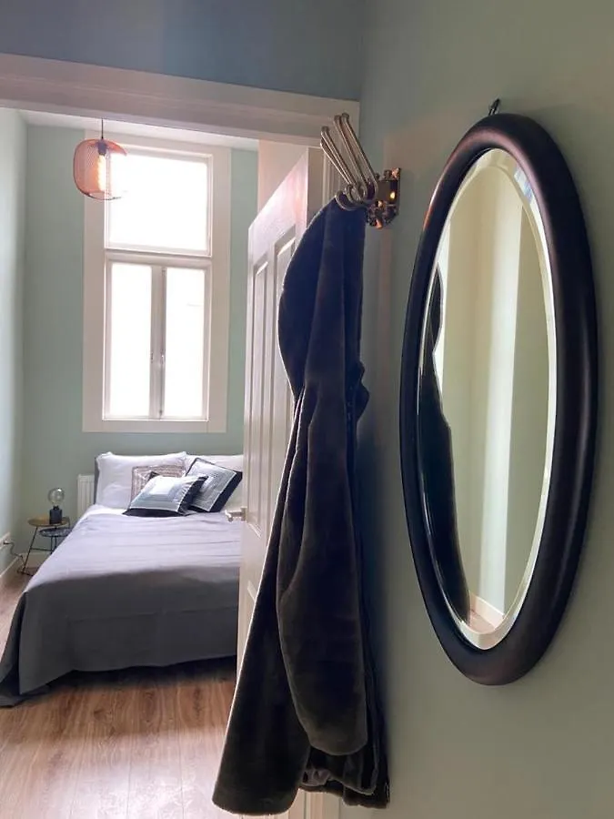 Apartement City Centre With Roof Terrace And Parking With Additional Costs Den Haag Nederland